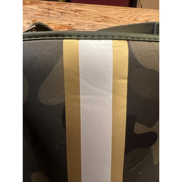 Ah-Dorned Women's Neoprene Crossbody Bag Camo + RARE Gold and Silver Stripe EXC! - Picture 6 of 12